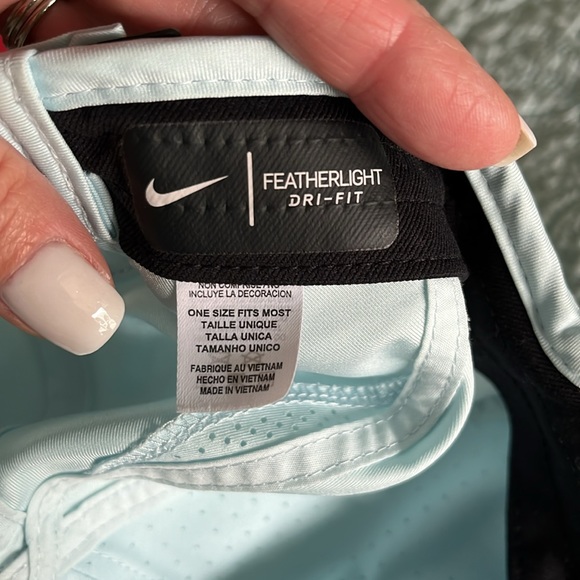 Nike hat - Picture 4 of 5